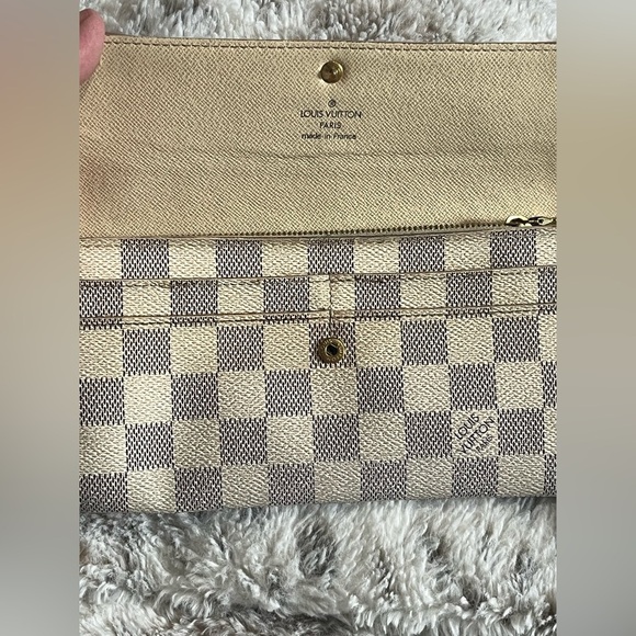 Louis Vuitton Sarah Cream and Gray Long wallet - Picture 9 of 15